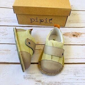 NIB Pipit "Jack" Leather Walker Size 5.5 Colors Stone And Sage